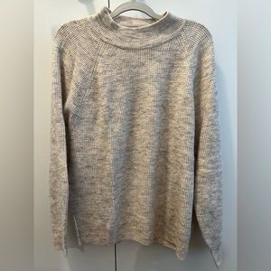 GAP size Small crew neck sweater